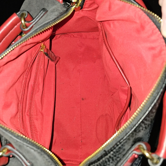 Adrienne Vittadini Black and Red Satchel with Gold Accents - Vintage - Picture 14 of 14